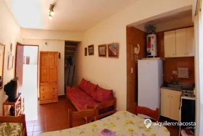 2 Ambientes en 6to Piso por Ascensor - Doble Balcon foto 4