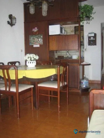 2 Ambientes - Con Cochera Fija Cubierta - Coqueto y Muy Luminoso