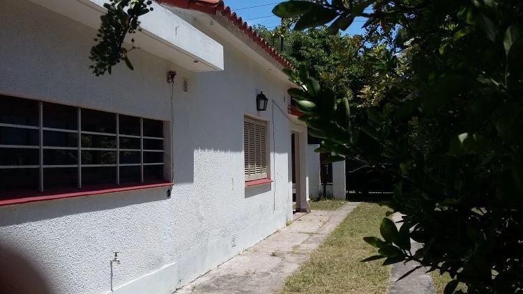 3 Ambientes en Zona Residencial - Cochera Descubierta foto 2