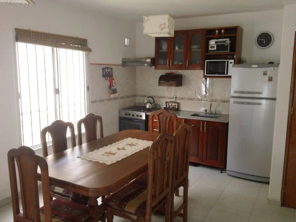 Con cochera cubierta foto 3