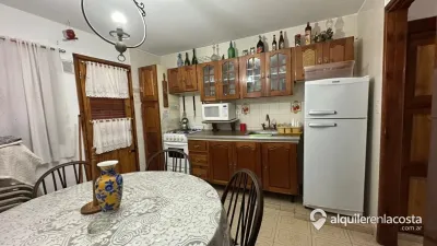 HERMOSO TRIPLEX CERCA DEL MAR, CON TODOS LOS SERVICIOS. foto 2