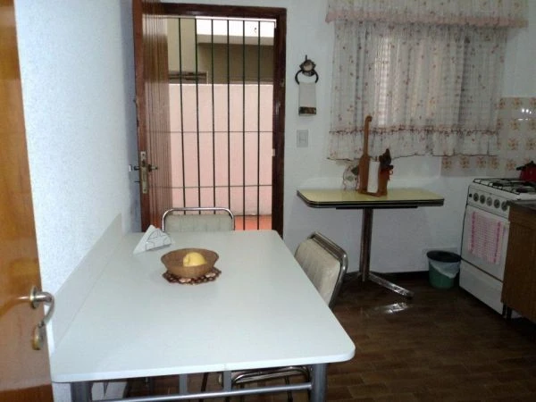 3 Ambientes en Planta Baja con Cochera foto 2