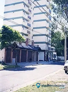 2 Ambientes en 6to Piso por Ascensor - Balcon Contrafrente - Opcional Cochera Fija y Descubierta