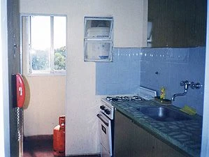 2 Ambientes en 6to Piso por Ascensor - Balcon Contrafrente - Opcional Cochera Fija y Descubierta foto 3