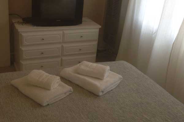 Departamentos de 1 y 2 ambientes a 3 cuadras del centro de Pinamar miniatura 3