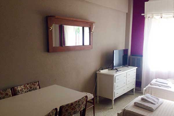 Departamentos de 1 y 2 ambientes a 3 cuadras del centro de Pinamar miniatura 7