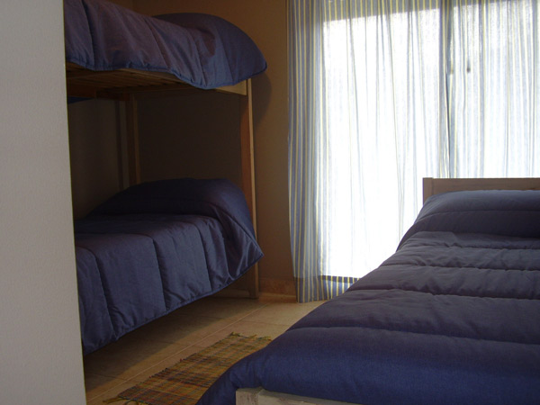 Departamento frente al mar en Pinamar con balcón, cochera y vista abierta miniatura 9