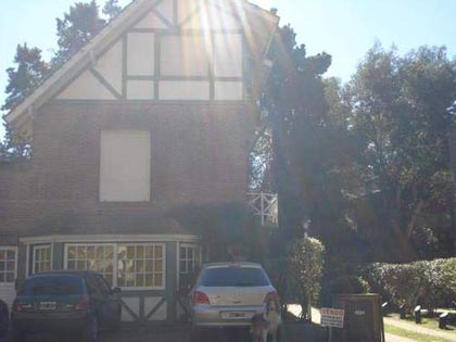 Monoambiente con parque, parrilla y cochera en zona Golf de Pinamar