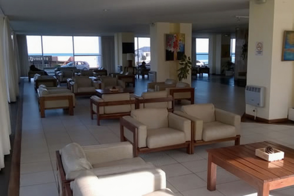 Departamento frente al mar en Miramar con balcón miniatura 2