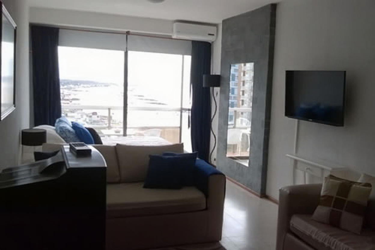 Departamento frente al mar en Miramar con balcón miniatura 11