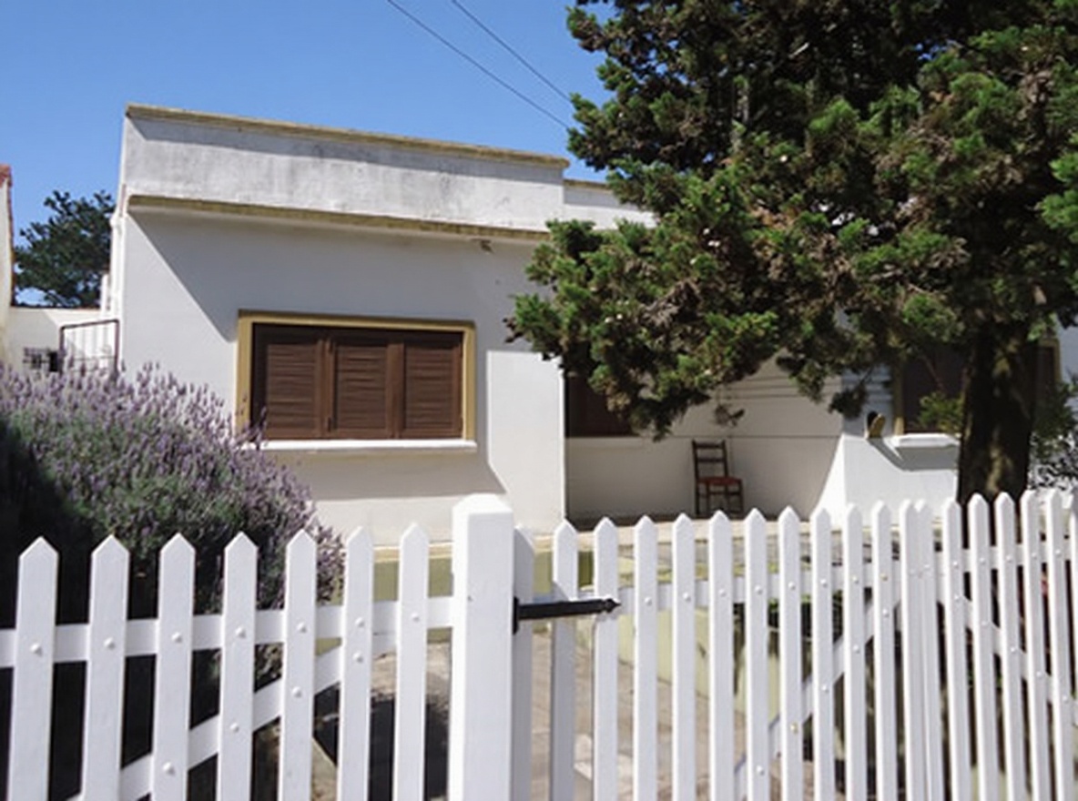 Casas en Mar de Ajó cerca de la playa y del centro miniatura 2