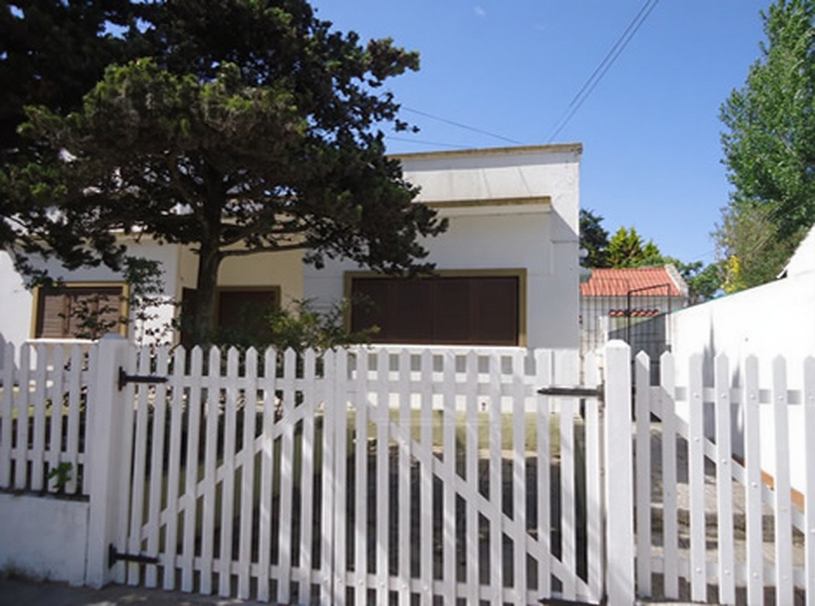Casas en Mar de Ajó cerca de la playa y del centro miniatura 10