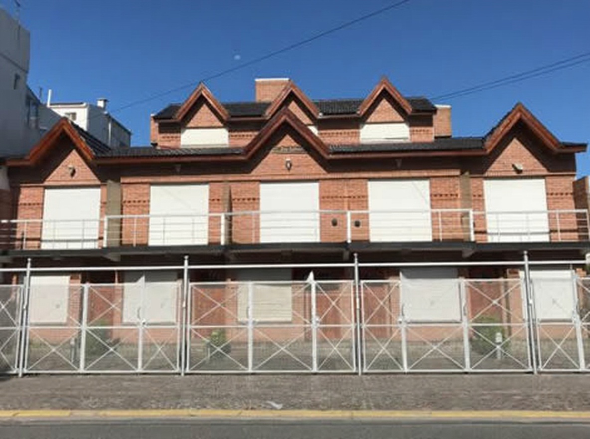 Dúplex y triplex a 100 metros del mar en Lucila del Mar