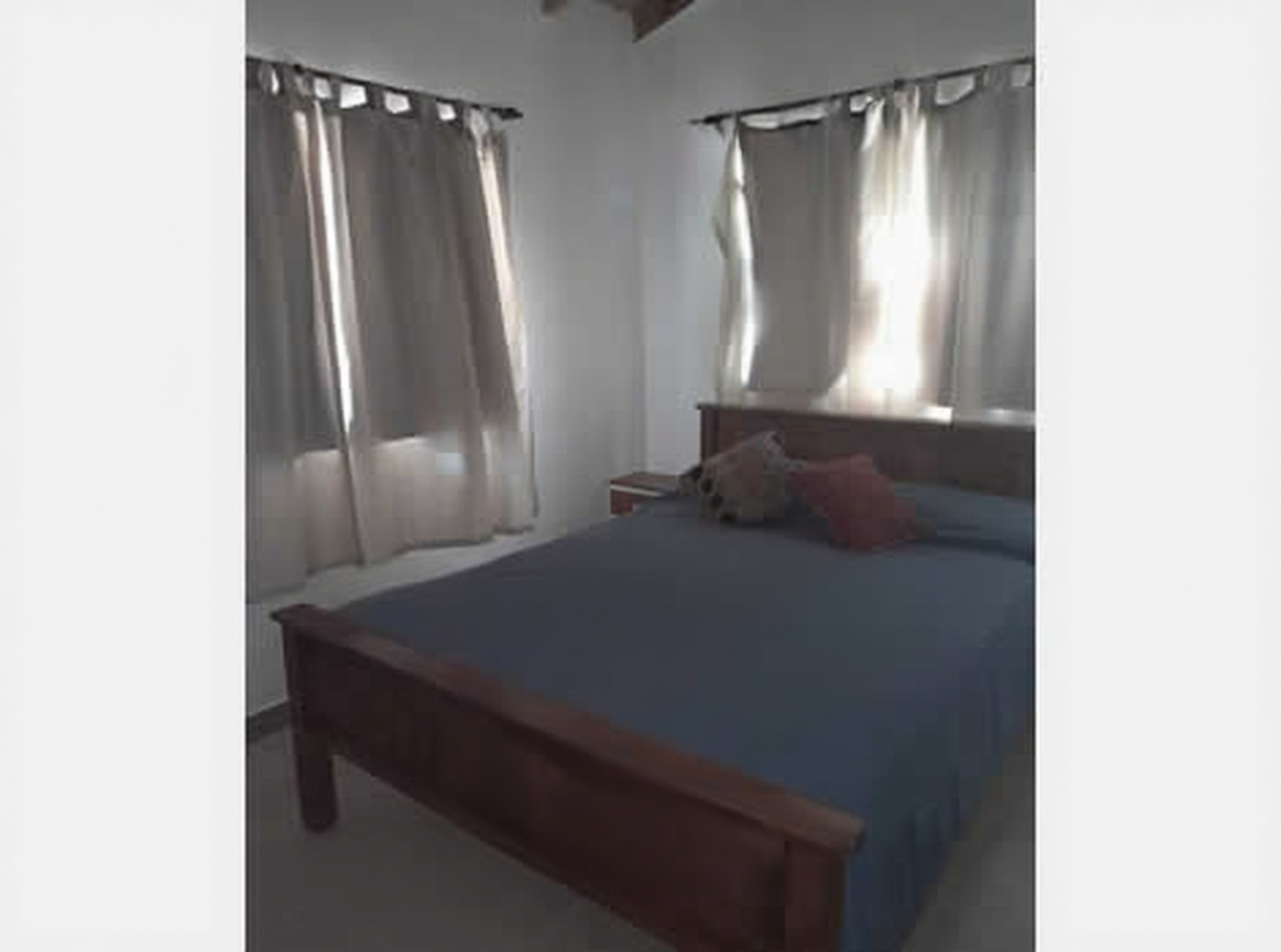 Dúplex con parque y parrilla a 12 cuadras del mar en Costa del Este miniatura 3