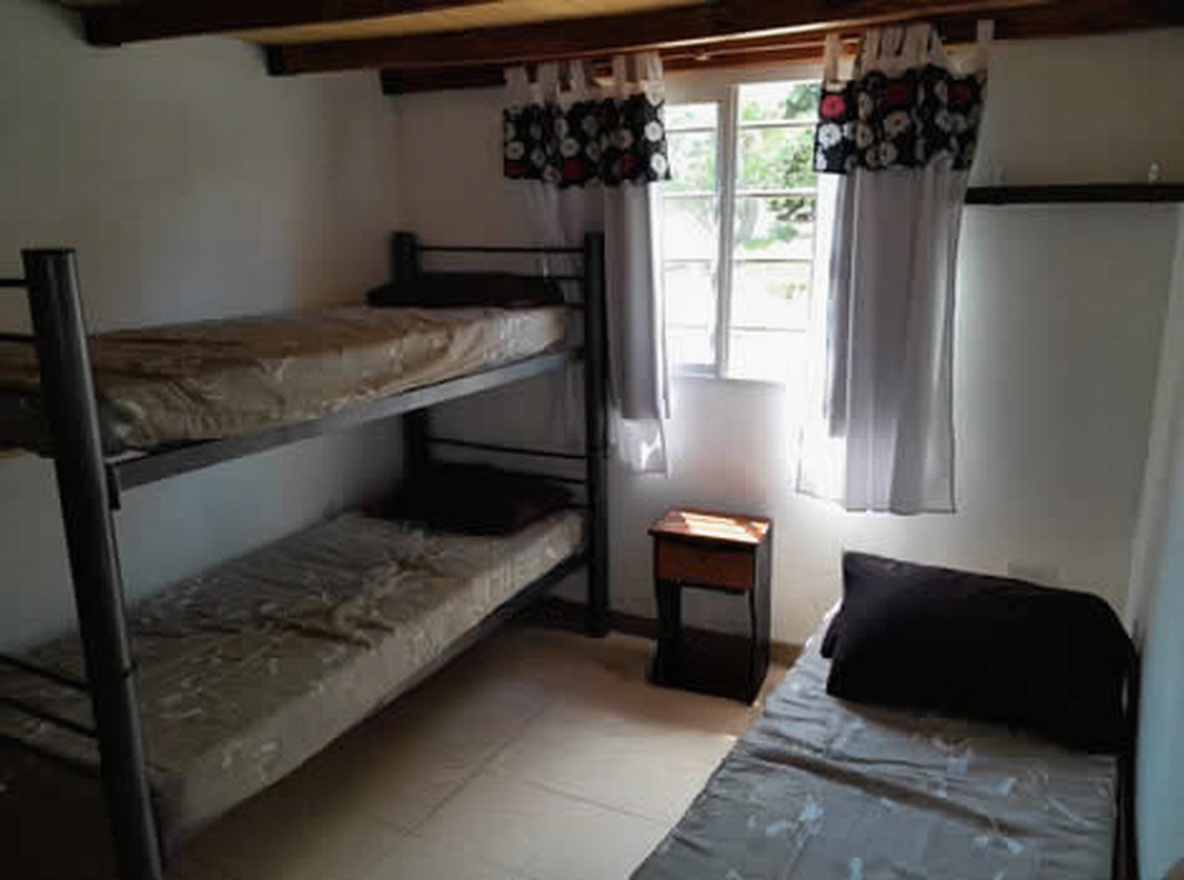 Dúplex con parque y parrilla a 12 cuadras del mar en Costa del Este miniatura 4