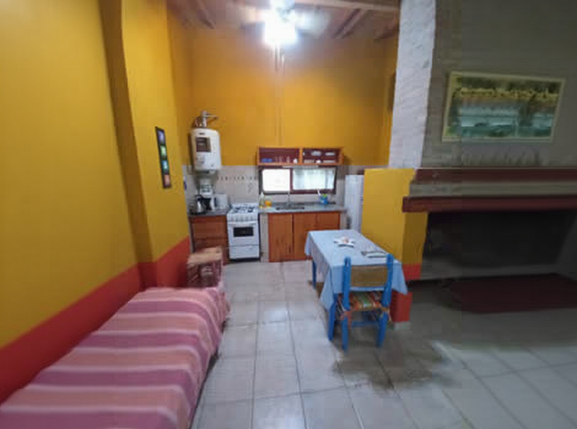 Dúplex con parque y parrilla a 12 cuadras del mar en Costa del Este miniatura 8