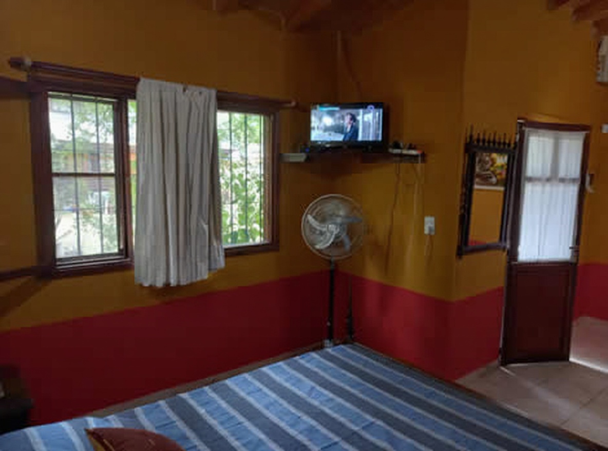 Dúplex con parque y parrilla a 12 cuadras del mar en Costa del Este miniatura 10