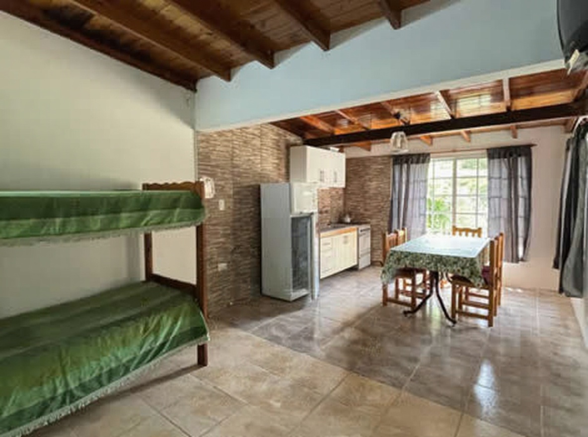 Cabaña con cochera y parrilla a 400 metros del mar en Costa Chica miniatura 4