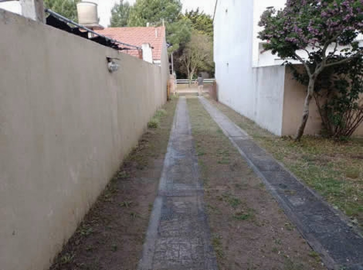 Tríplex con patio y parrilla en Las Toninas miniatura 10