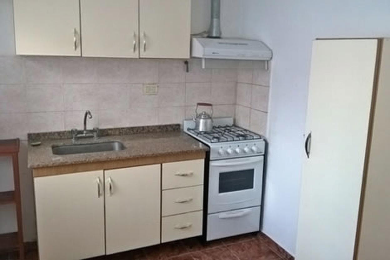 Tríplex de 3 dormitorios a 300 metros del mar en Mar del Tuyú miniatura 3