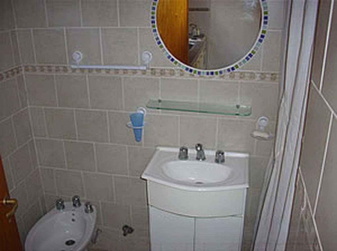 Dúplex con parque y parrilla a 3 cuadras del mar en San Clemente del Tuyú miniatura 7