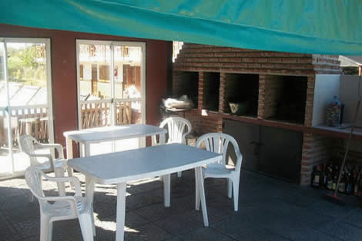 Dúplex con parque y parrilla a 3 cuadras del mar en San Clemente del Tuyú miniatura 8