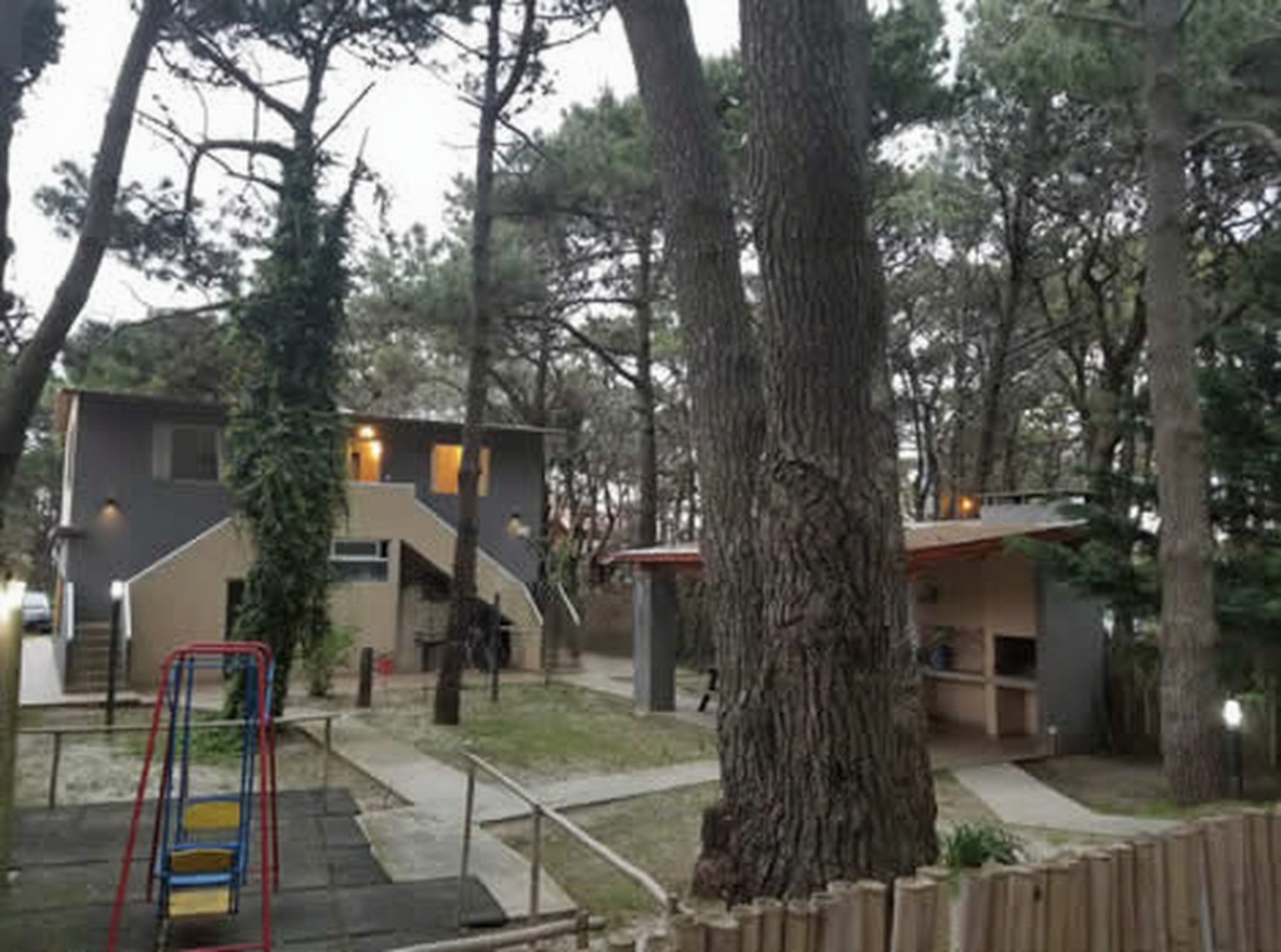 Departamentos con parque y parrilla en Costa del Este miniatura 10