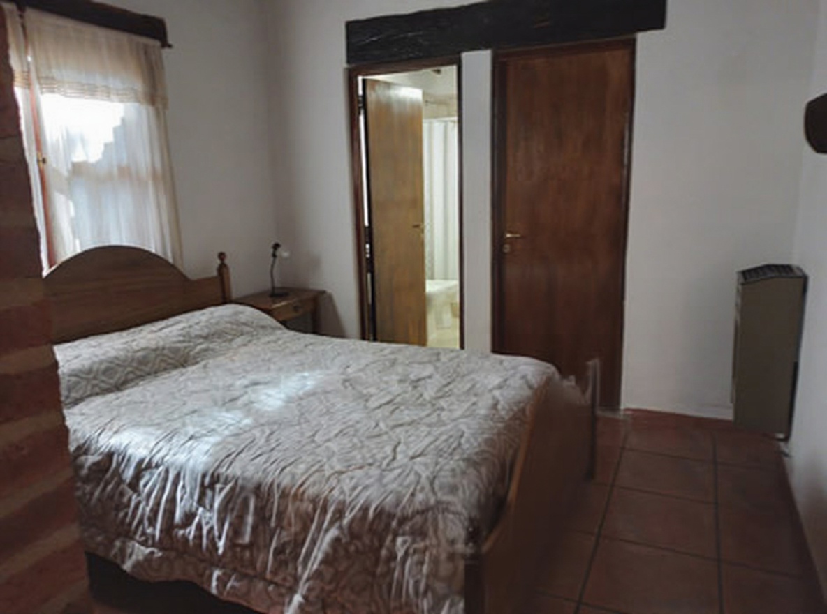 Cabaña con cochera y parrilla a 300 metros del mar en Costa del Este miniatura 8