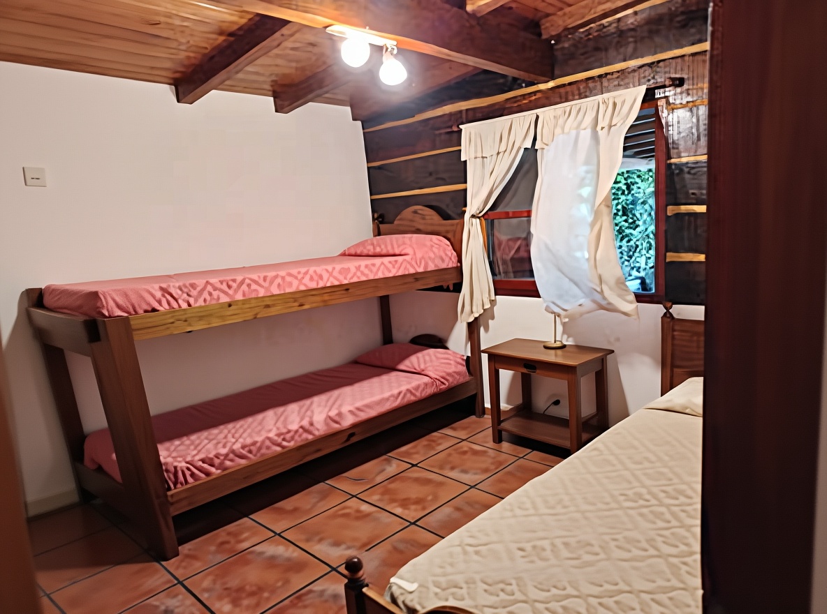 Cabaña con cochera y parrilla a 300 metros del mar en Costa del Este miniatura 9