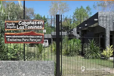 Cabaña con parque y parrilla a 10 cuadras del mar en Las Toninas
