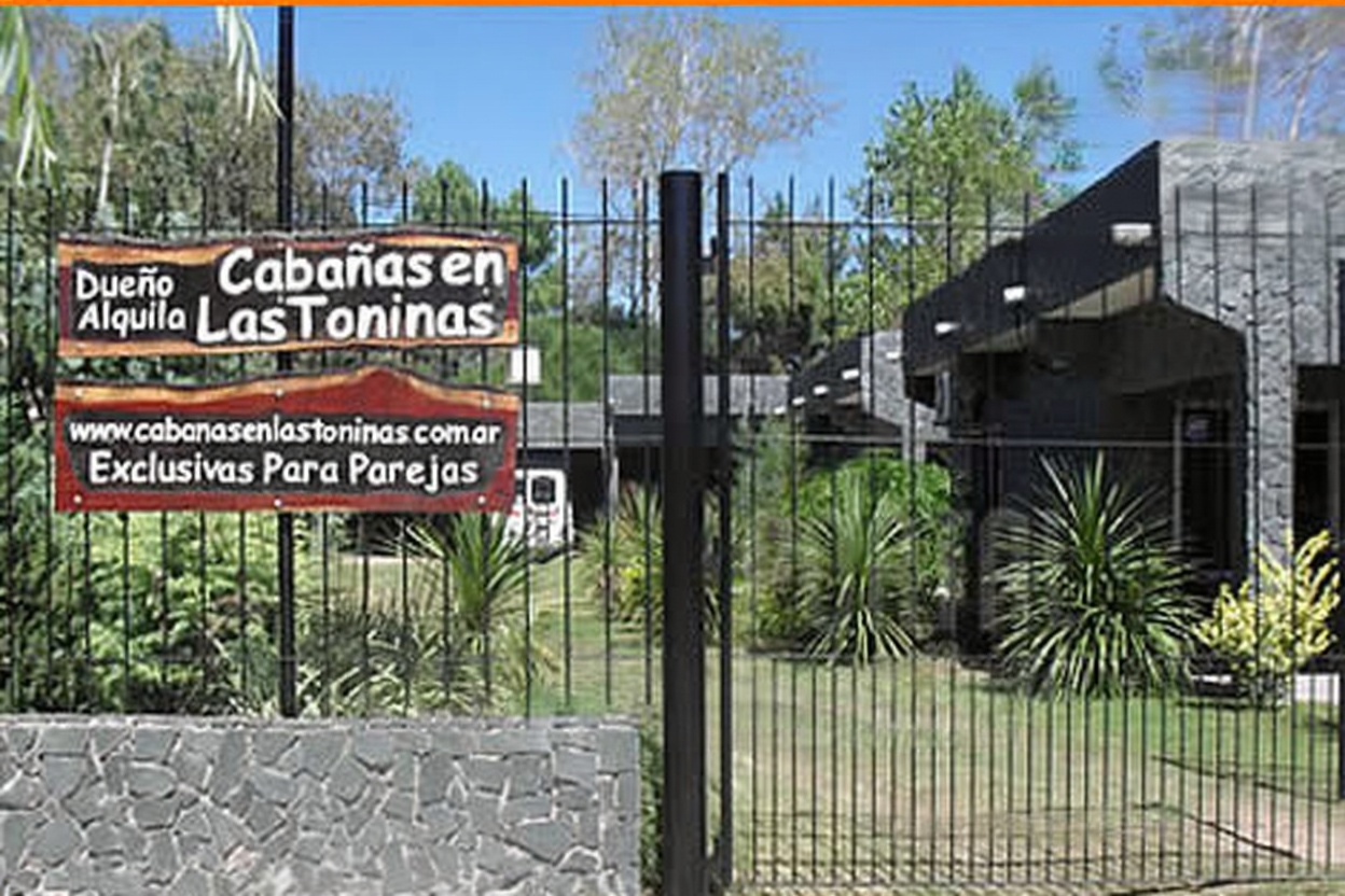 Cabaña con parque y parrilla a 10 cuadras del mar en Las Toninas