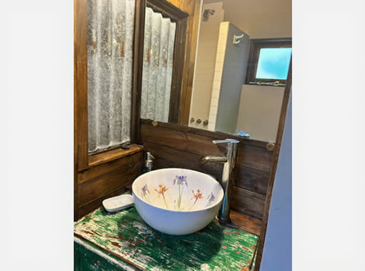 Cabaña con cochera y parrilla en Costa del Este miniatura 7