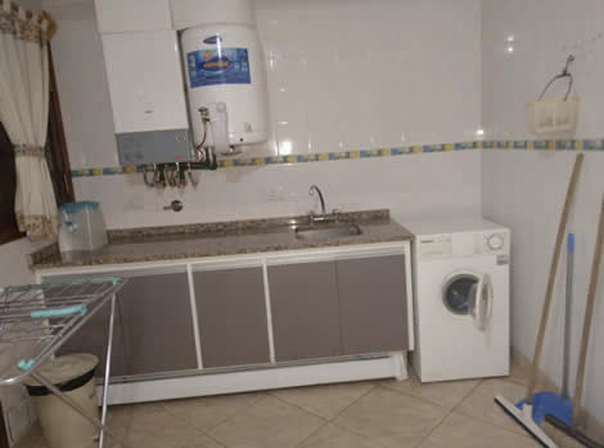 Cabañas con pileta y parrilla a 300 metros del mar en Costa del Este miniatura 4