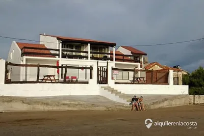 Cabañas con parque y parrilla frente al mar en Mar del Tuyú