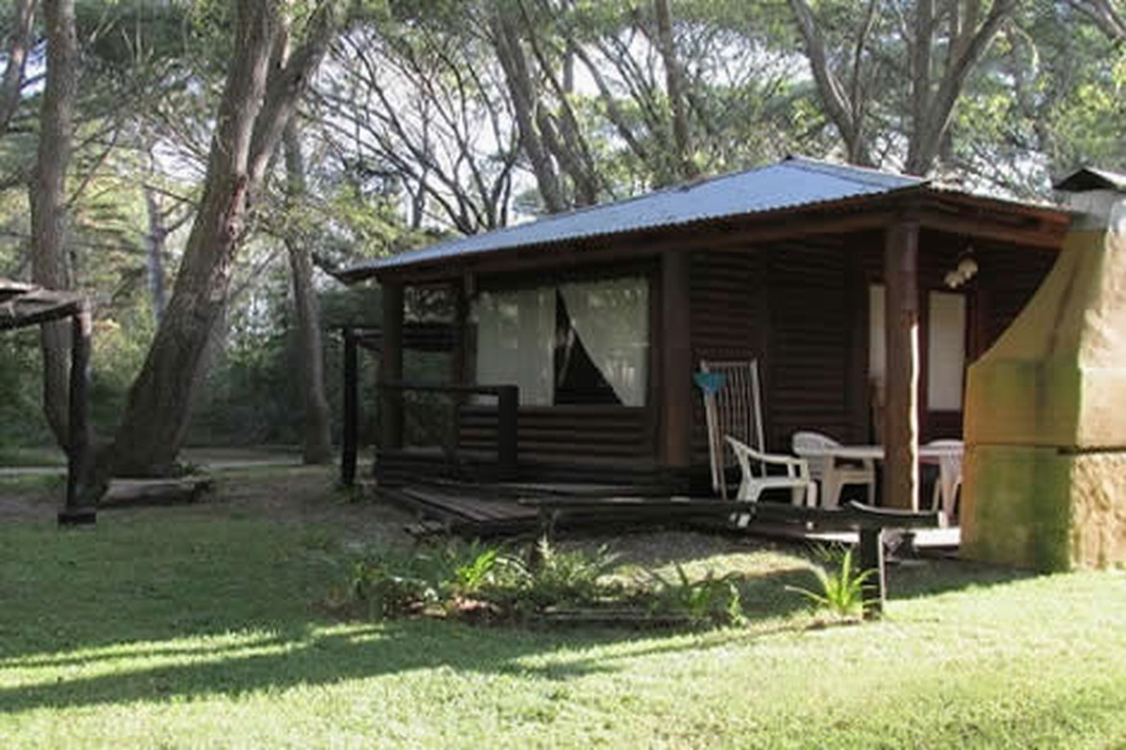 Cabañas con pileta y parque en Costa del Este miniatura 11