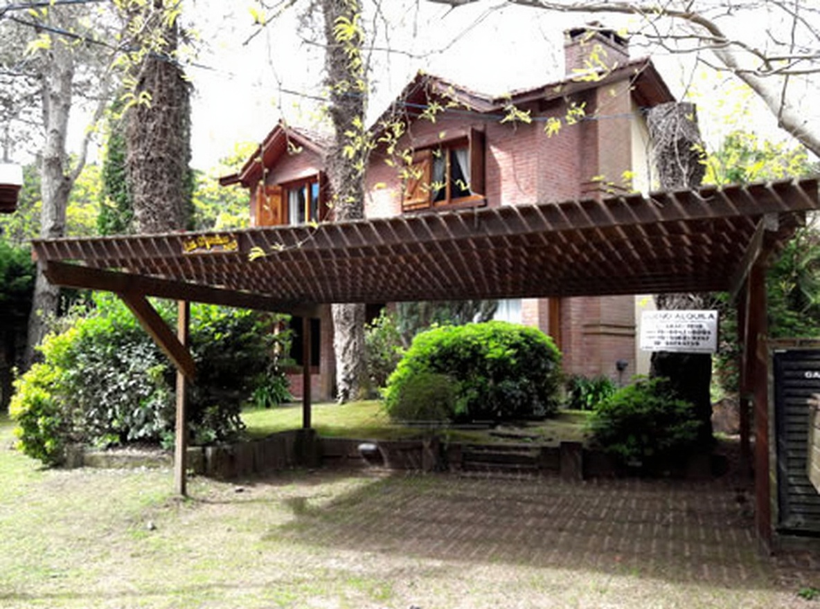 Cabañas con parque y parrilla a 300 metros del mar en Costa del Este miniatura 2