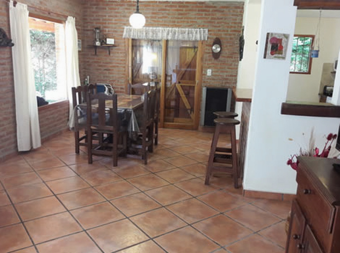 Cabañas con parque y parrilla a 300 metros del mar en Costa del Este miniatura 4