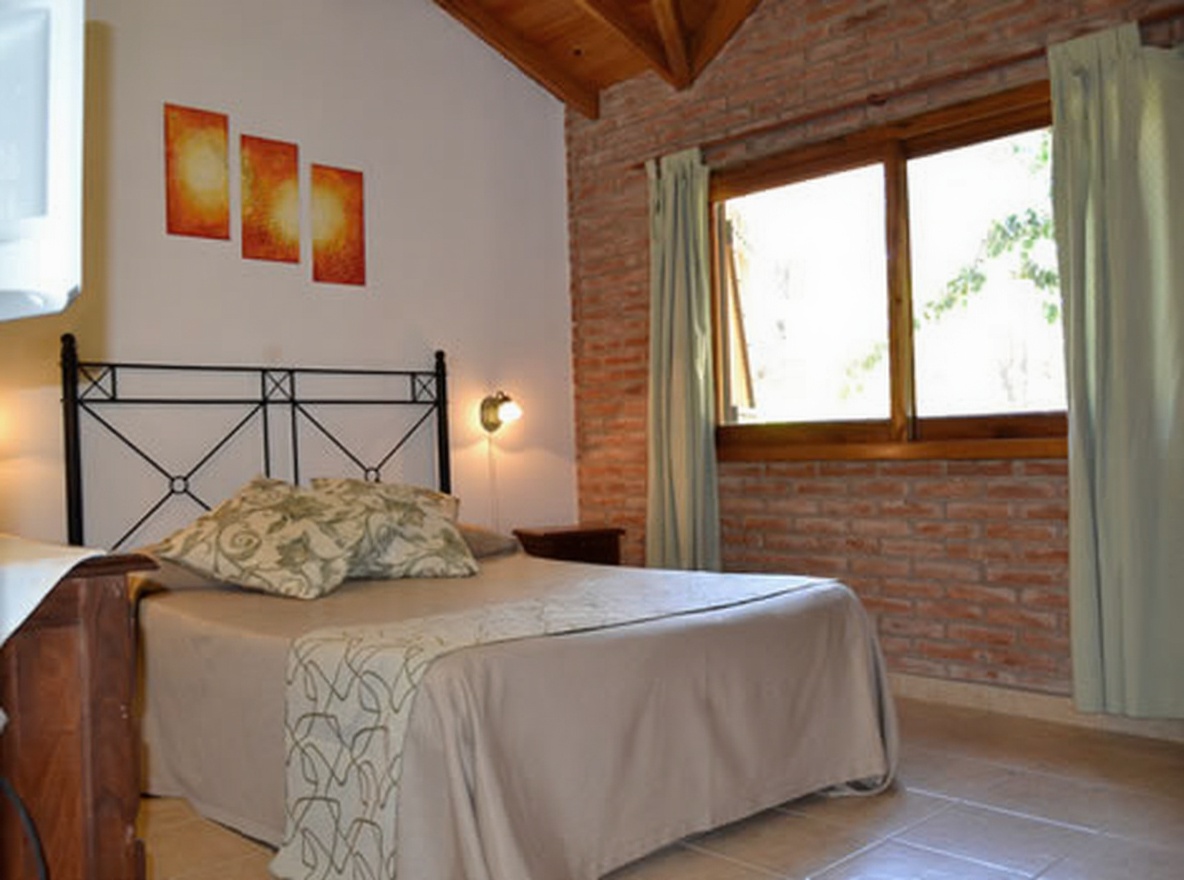 Cabañas con parque y parrilla a 300 metros del mar en Costa del Este miniatura 7