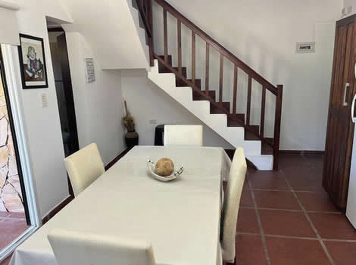 Cabañas con pileta y parque a 500 metros del mar en Costa del Este miniatura 4