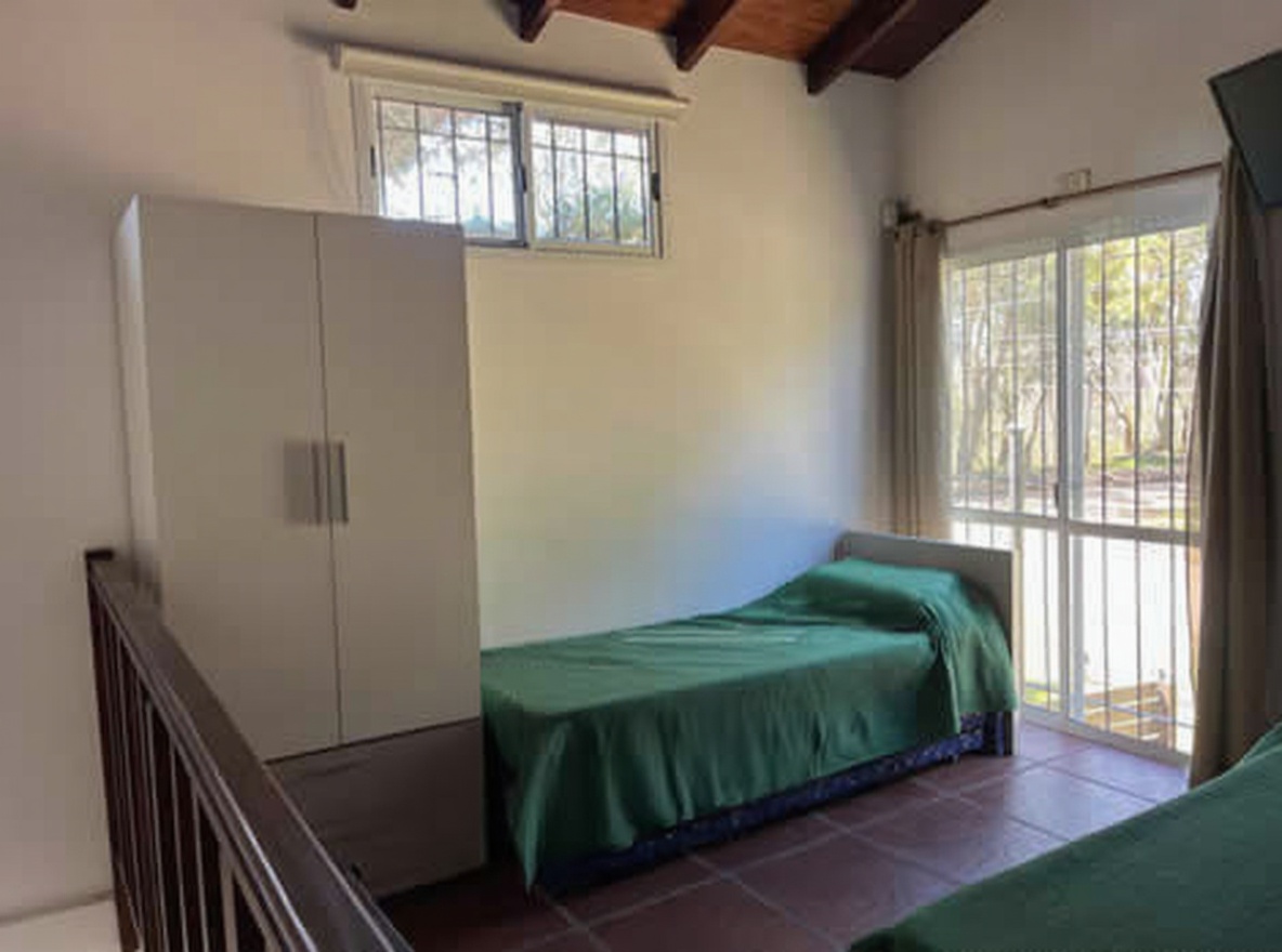 Cabañas con pileta y parque a 500 metros del mar en Costa del Este miniatura 7