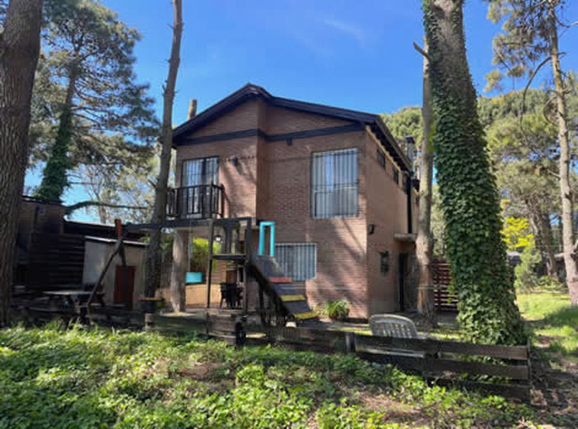 Cabañas con pileta y parque a 500 metros del mar en Costa del Este miniatura 12