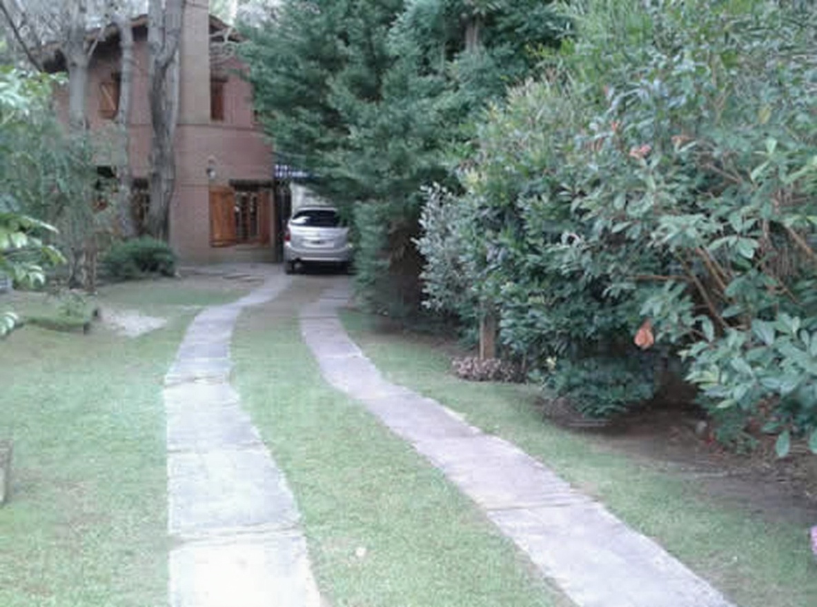 Cabañas con parque y parrilla a 100 metros del mar en Costa del Este miniatura 10