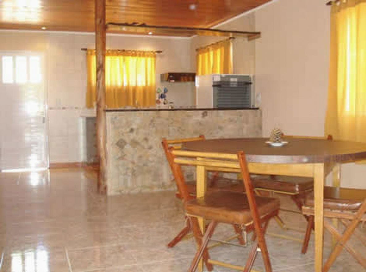 Casa con parque y parrilla en San Bernardo miniatura 3