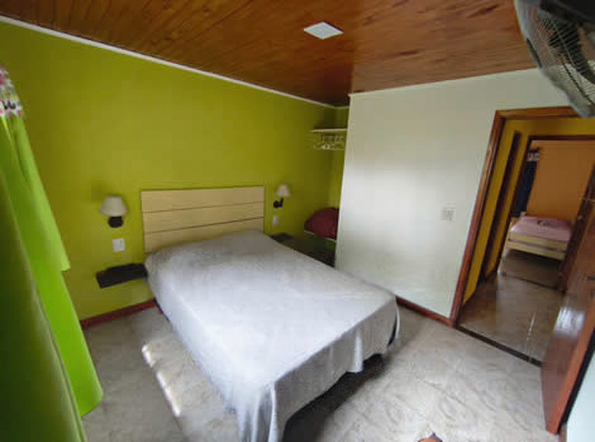 Casa con parque y parrilla en San Bernardo miniatura 5