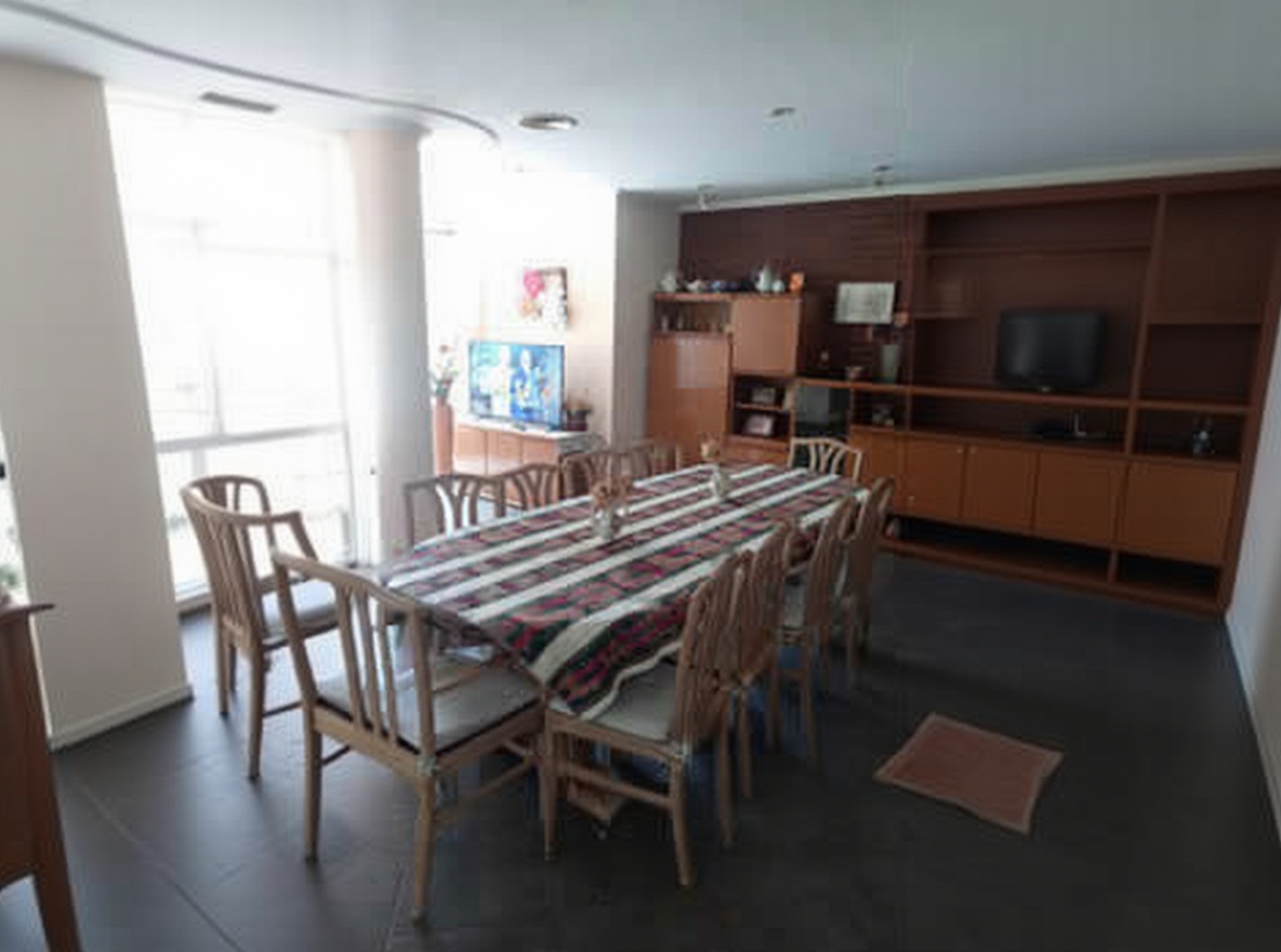 Casa con patio y parrilla a 250 metros del mar en Santa Teresita miniatura 4