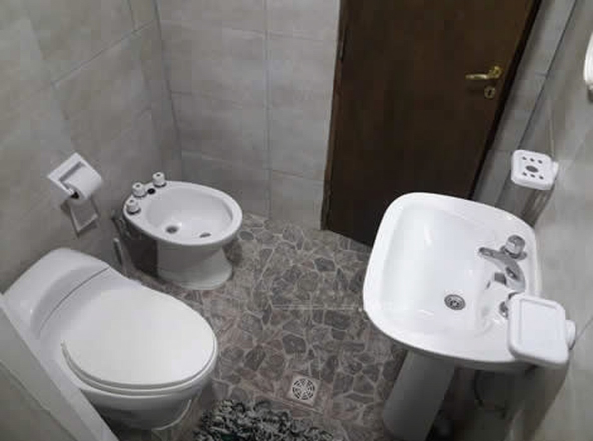 Casa con WiFi a 300 metros del mar en Santa Teresita miniatura 8