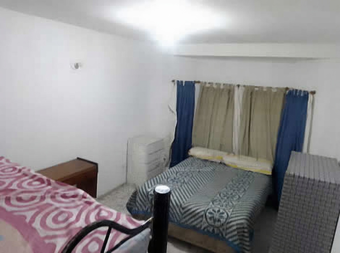 Casa con parque y parrilla a 6 cuadras del mar en Santa Teresita miniatura 5