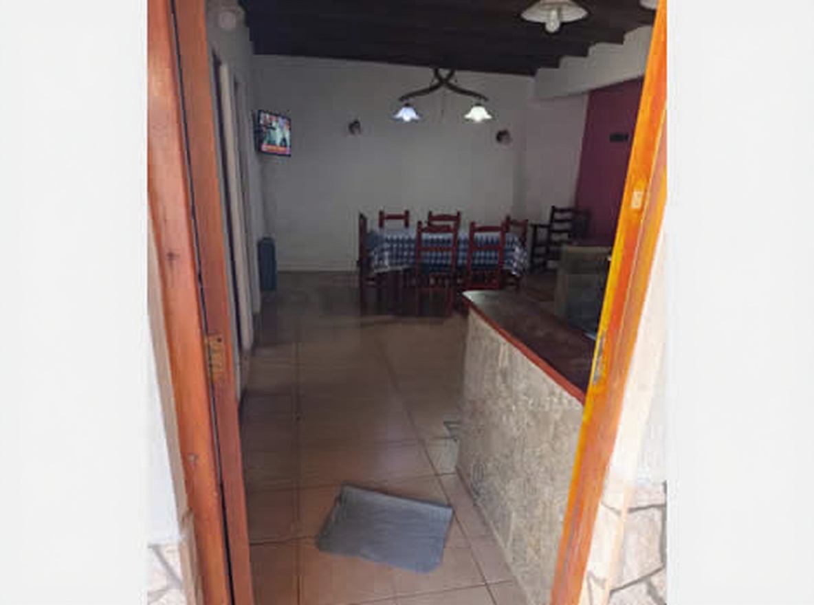 Casa a 500 metros del mar en Mar del Tuyú miniatura 2