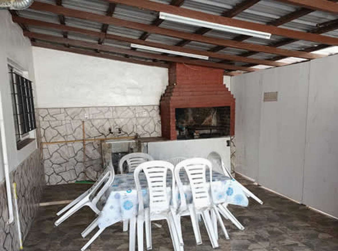 Casa a 500 metros del mar en Mar del Tuyú miniatura 9