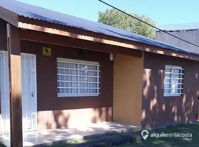 Casa con parque y parrilla en Mar del Tuyú